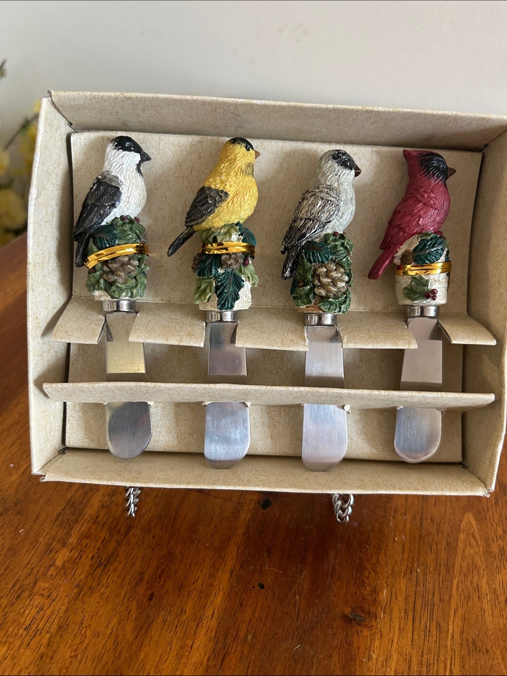 Set of 4 Sonoma Home Goods Colorful Bird Knollwood Cheese Spreaders. New in Box